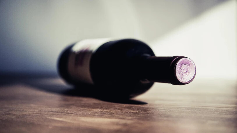 Nebst Weinflaschen lassen sich auch andere Flaschen individuell gestalten.