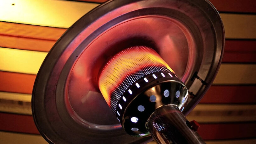 Spenden Wärme in den kalten Monaten: Der Kanton erlaubt den Beizern Heizpilze im Freien, aber nur mit Ökoauflagen. Bild Keystone