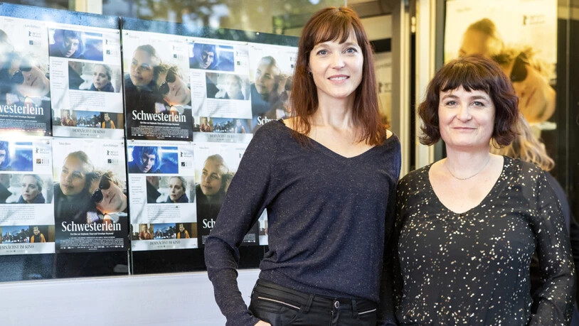 Die Regisseurinnen Veronique Reymond und Stephanie Chuat (von links): Ihr Spielfilm "Schwesterlein" ist am Montag mit dem Zürcher Filmpreis 2020 ausgezeichnet worden. (Archivbild)