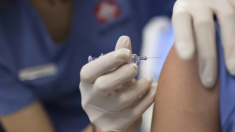 Swissmedic hat ein weiteres Gesuch für einen Covid-19-Impfstoff erhalten. (Symbolbild)