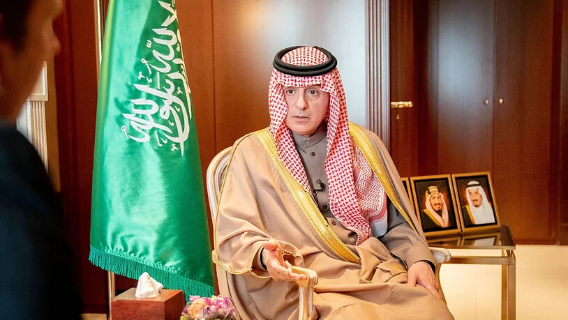 ARCHIV - Adel al-Dschubair, Staatsminister für Auswärtiges von Saudi Arabien, spricht bei einem Interview. Foto: Kay Nietfeld/dpa