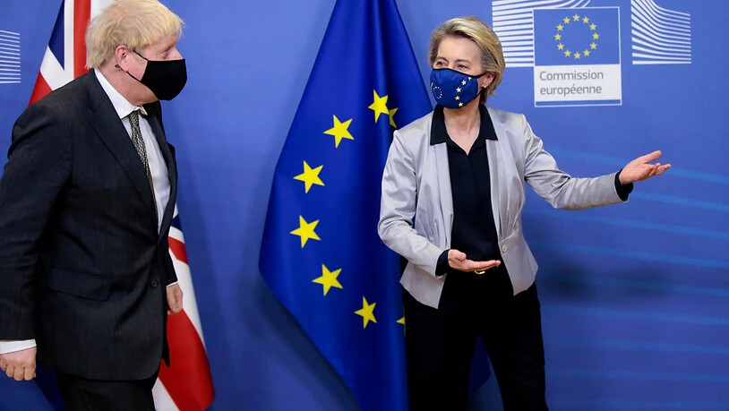 Ursula von der Leyen, Präsidentin der EU-Kommission, empfängt Boris Johnson, Premierminister von Großbritannien, zu dem gemeinsamen Treffen. Foto: Olivier Hoslet/Pool EPA/AP/dpa
