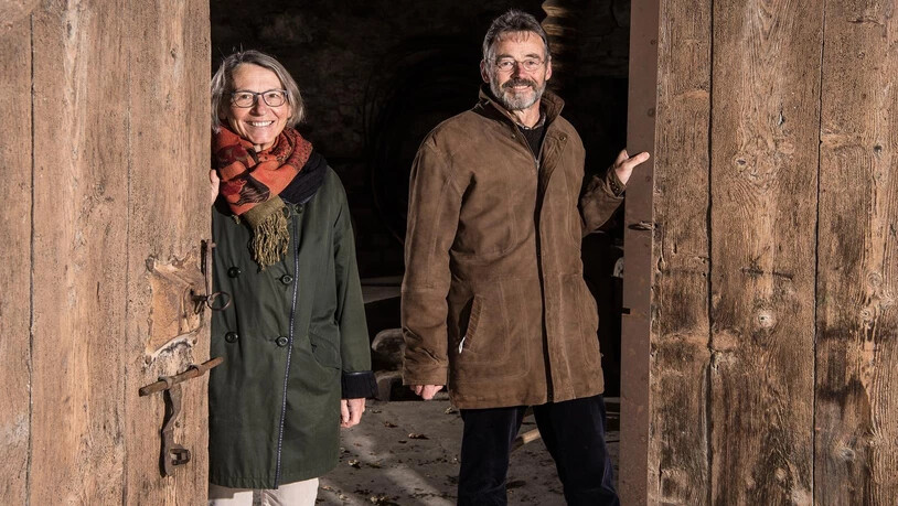 Margrit Hatz-Casparis und Pierre Hatz öffnen die Tür zum Katz-Torkel.