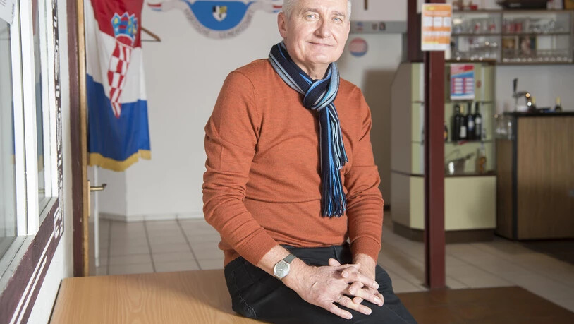 Marijan Marijanovic Präsident der Kroatischen Gemeinschaft Graubünden, sammeln Geld für das Erdbeben in Kroatien. 