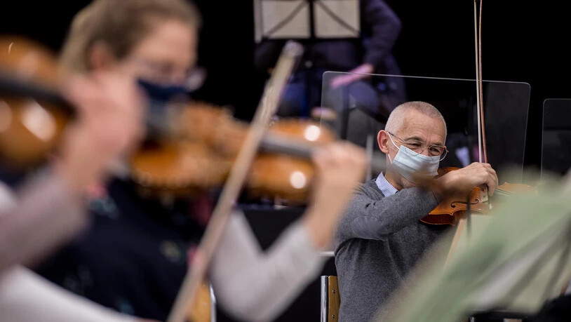 Die Kammerphilharmonie Graubünden probt für das Online-Neujahrskonzert im Titthof in Chur.