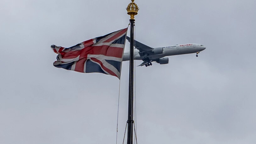 ARCHIV - Alle Reisenden, die mit dem Flug, Zug oder Schiff in Großbritannien eintreffen, müssen ab kommender Woche einen negativen Corona-Test vorweisen. Foto: Richie Hancox/RMV via ZUMA Press/dpa
