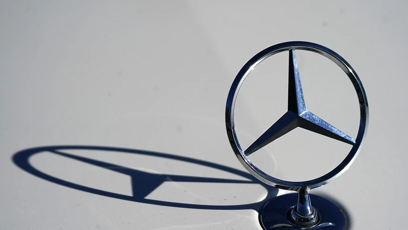 Daimler kommt im Corona-Jahr 2020 trotz eines weiteren Absatzrekords in China nicht an die Verkaufszahlen des Vorjahrs heran. Von der Kernmarke Mercedes-Benz wurden 7,5 Prozent weniger Autos verkauft als 2019. (Archivbild)