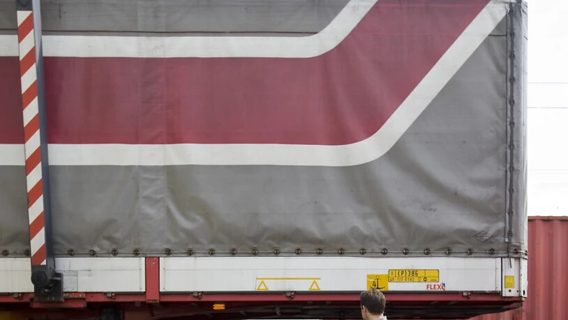 Ein Grossteil der Lastwagen aus der EU verlässt Grossbritannien ohne Waren. (Symbolbild)