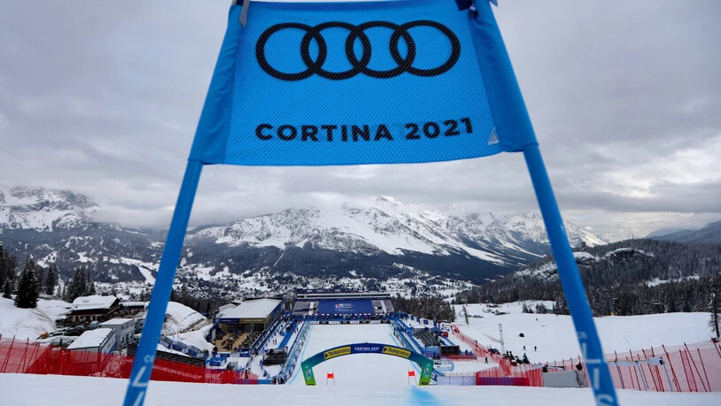 Unten Corona, oben Nebel: Der WM-Gastgeber Cortina d'Ampezzo hat es nicht leicht