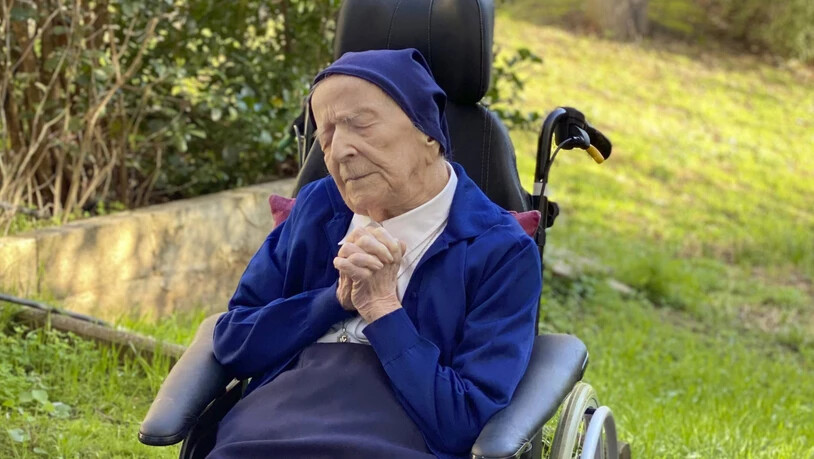 HANDOUT - Dieses vom Pflegeheim Sainte-Catherine Laboure zur Verfügung gestellte Foto zeigt Schwester Andre (Geburtsname Lucile Randon). Mit 117 Jahren führt sie die Liste der ältesten Frauen Europas an - und hat gerade erst eine Infektion mit dem…