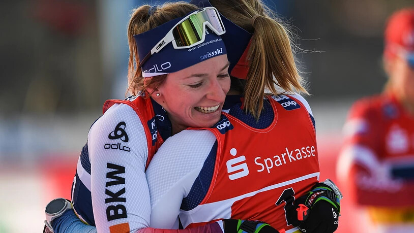 Können sie auch an der WM jubeln? In Dresden feierten Nadine Fähndrich (li.) und Laurien van der Graaff kurz vor Weihnachten den ersten Weltcup-Sieg eines Schweizer Frauenteams