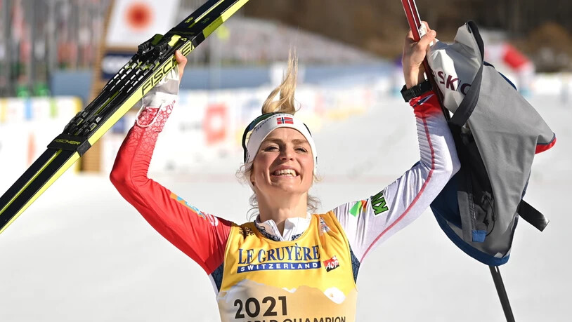 Viel Übung im Jubeln: Therese Johaug gewann in Oberstdorf über 10 km Skating bereits ihre zwölfte WM-Goldmedaille