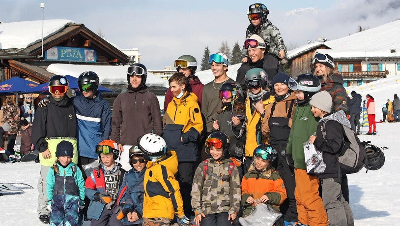 Teilnehmende und prominente Trainer auf einen Blick.