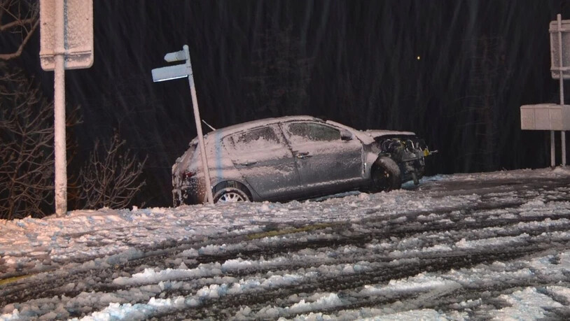 Im Kanton Appenzell-Ausserrhoden führte der Neuschnee zu verschiedenen Verkehrsunfällen, die aber alle glimpflich ausgingen.