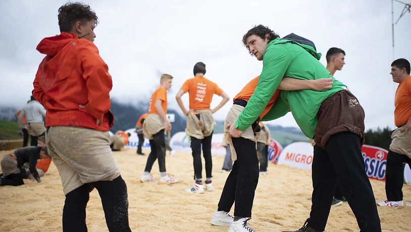 Das Training ist für die besten 120 Schwinger wieder möglich