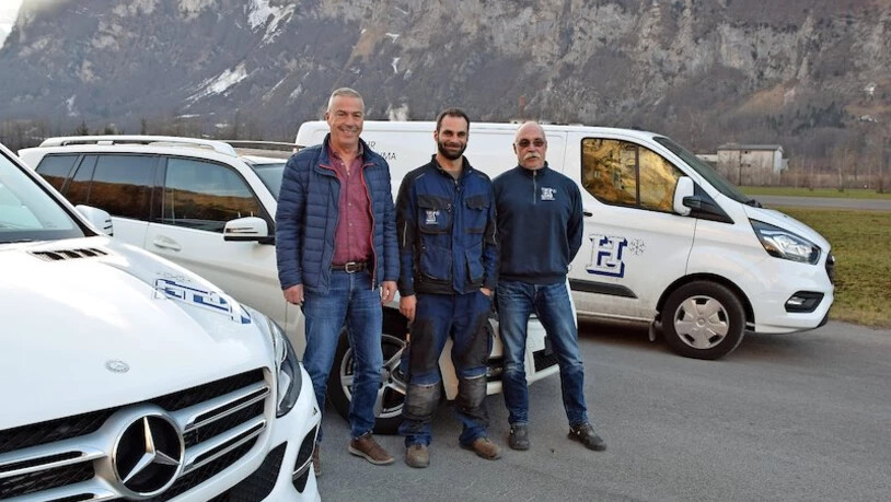 Vater und Sohn übernehmen: (von links) Beda Hämmerli tritt zurück, Jürg Läderach (Mitte) und Ruedi Läderach führen die Molliser Firma für Kühlanlagen neu ab 1. April. 