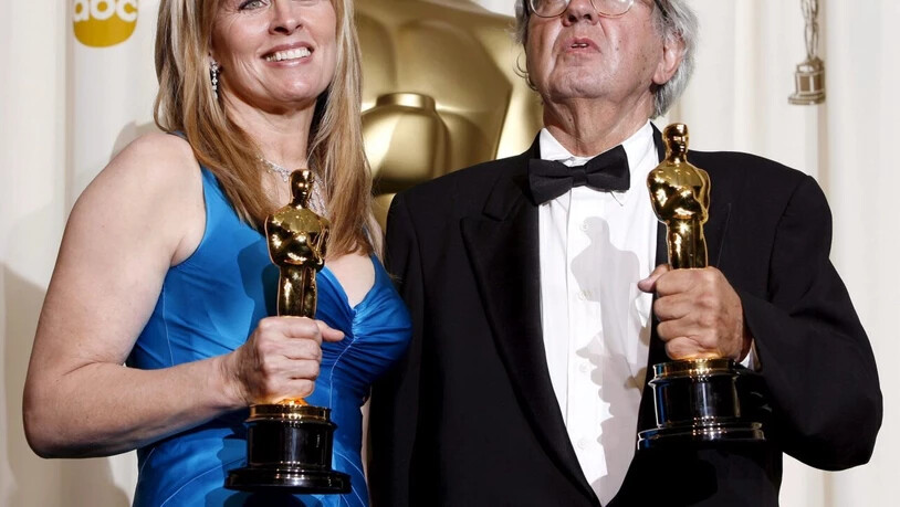 Der Oscar-Preisträger Larry McMurtry - hier im Bild mit Diana Ossana anlässlich der Oscar-Verleihung - ist gestorben. (Archivbild)