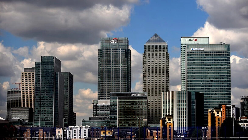 Britische Firmen sollen bis zu 10 Millionen Pfund Corona-Kredit erhalten. Im Bild das Londoner Bankenviertel Canary Wharf. (Symbolbild)