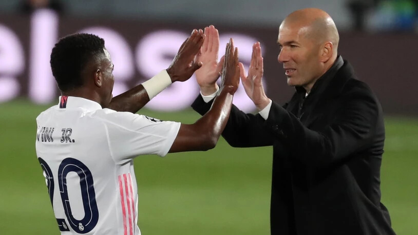 Zinédine Zidane hofft auch nach dem Clasico mit seinen Spielern abklatschen zu können