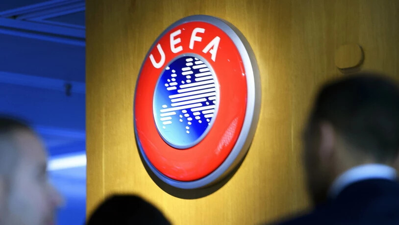 Zwölf europäische Spitzenklubs haben am Montag offiziell den Start einer neuen "Super League" verkündet. Die Europäische Fussball-Union (Uefa) droht mit dem Ausschluss von Teams und ihrer Spieler.
