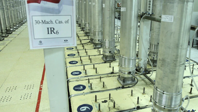 ARCHIV - Dieses von der iranischen Atomorganisation (AEOI) veröffentlichte Bild zeigt Zentrifugen in einer Urananreicherungsanlage. Foto: --/Atomic Energy Organization of Iran/AP/dpa - ACHTUNG: Nur zur redaktionellen Verwendung im Zusammenhang mit der…