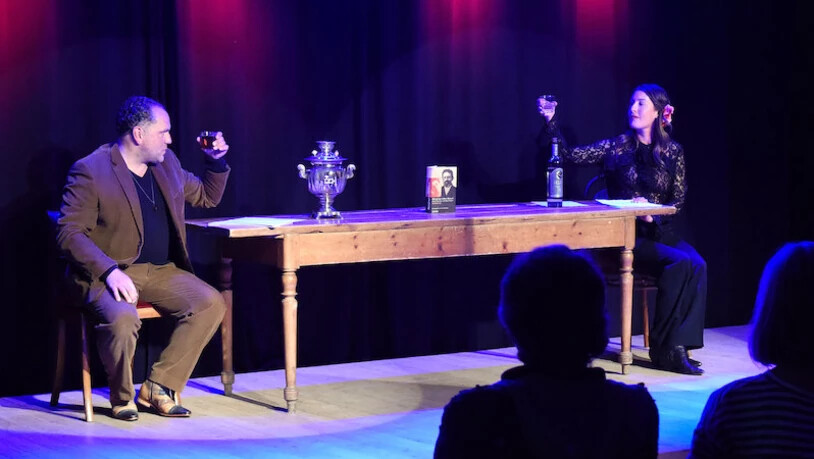 «Was macht Ihr Garten?»: Felicitas Heyerick und Marco Luca Castelli schlüpfen bei der Lesung in der Postremise in die Rollen von Olga Knipper und Anton Tschechow.