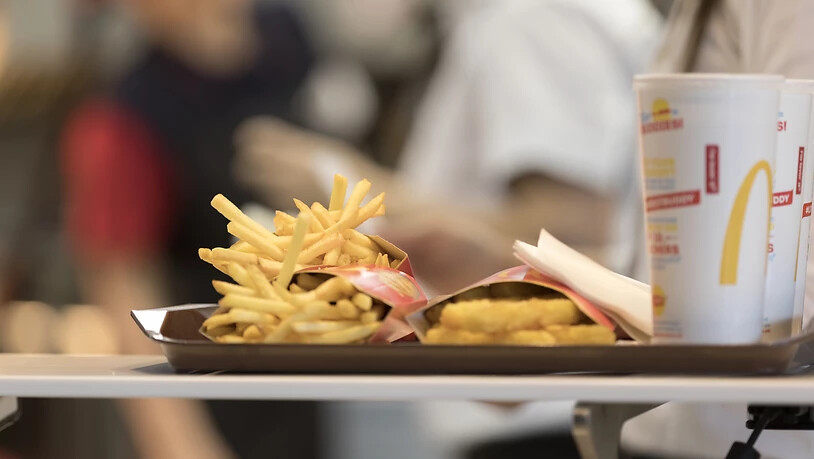 Während in Frankreich und in Deutschland im ersten Quartal der Umsatz von McDonald's wegen der Corona-Lockdowns darbte, boomte in den USA das Geschäft mit neuen Poulet-Sandwichs. (Archivbild)