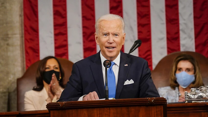 "Viele Unternehmen hinterziehen Steuern durch Steueroasen - von der Schweiz über die Bermudas bis zu den Cayman Islands": Joe Biden in seiner ersten Rede als US-Präsident vor dem Kongress.