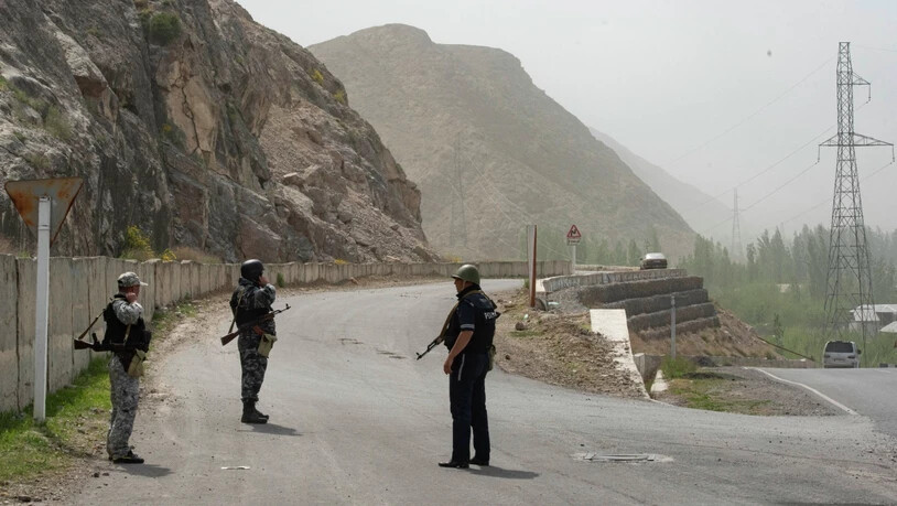 Nach einem neuen Anlauf für einen Waffenstillstand hat sich die Lage an der Grenze zwischen Kirgistan und Tadschikistan in Zentralasien beruhigt. Foto: Elaman Karymshakov/Sputnik/dpa/Symbolbild