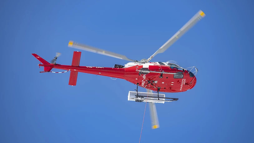 Ein unbekanntes Flugzeug und ein Helikopter der Rega sind sich vor einigen Wochen über österreichischem Gebiet gefährlich nahe gekommen. (Themenbild)