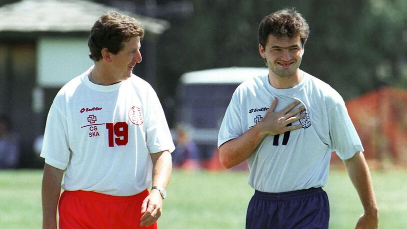 Roy Hodgson mit seinem Starstürmer Stéphane Chapuisat während eines Trainings an der WM 1994 in den USA