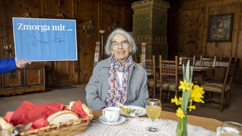 Hier, um zu bleiben: Krimiautorin Donna Leon im Fürstenzimmer des Klosters St. Johann in Müstair, was nicht weit von ihrem Zuhause entfernt liegt. Bild: Mayk Wendt