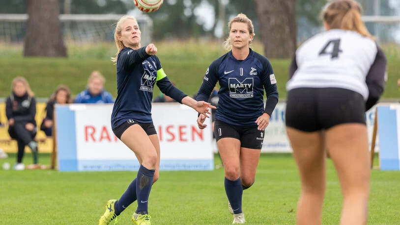 Für einmal nicht Titelverteidiger: Natalie Berchtold (links) und Celina Traxler starten mit ihren Teamkolleginnen vom TSV Jona mit ungewohnter Ausgangslage in die Saison.