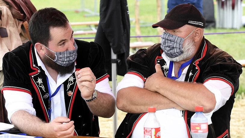 Auch die Kampfrichter in Lenzburg trugen Maske