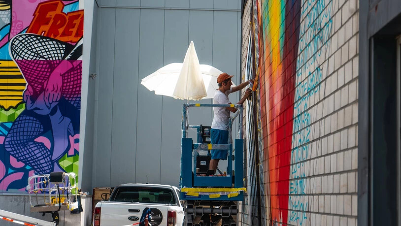 Hier sprayt der Künstler «Chromeo» ebenfalls an der Felsenaustrasse 31.