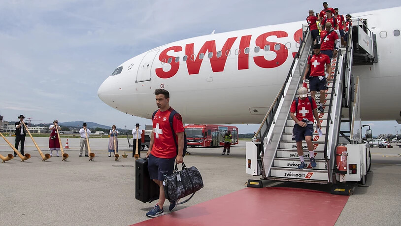 Die Spieler der Schweizer Nationalmannschaft sind nach ihren starken Auftritten an der EM zurück in der Schweiz