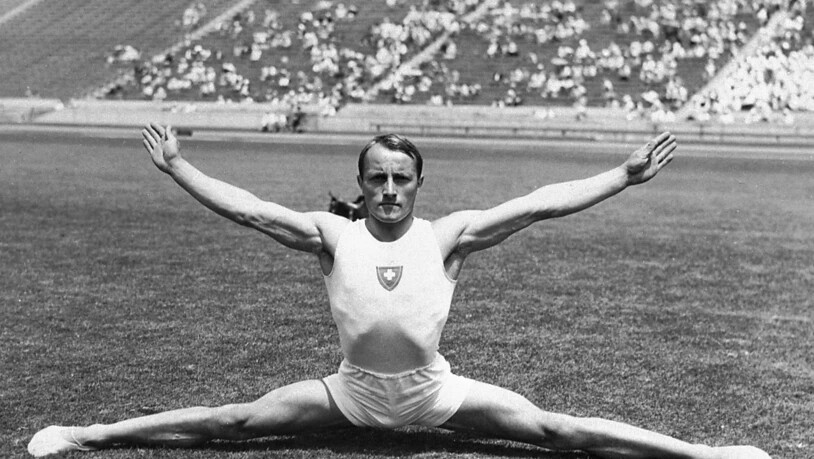 Georges Miez, im Bild an den Olympischen Spielen 1932, gewann 1936 Gold im Bodenturnen vor seinen Landsmännern Josef Walter und Eugen Mack