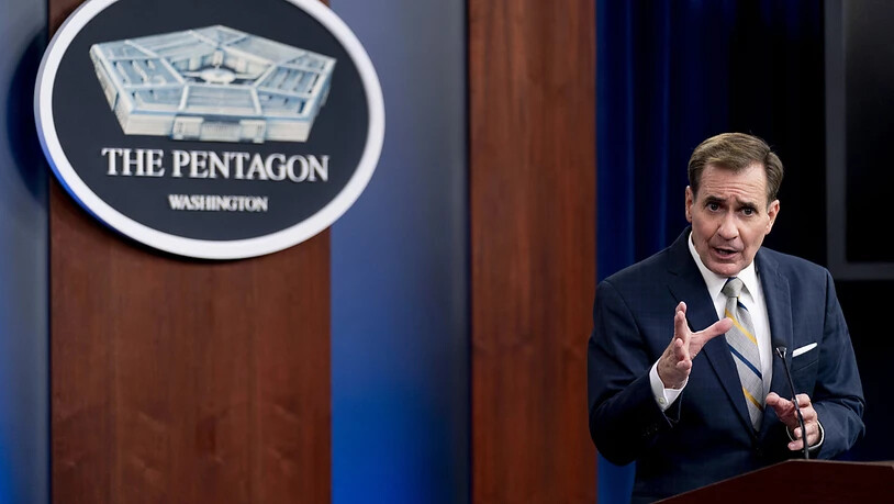 John Kirby, Sprecher des US-Verteidigungsministeriums, spricht während eines Briefings im Pentagon. Die USA wollen ihre Truppen in Afghanistan erneut deutlich aufstocken. Fast 6000 Soldaten sollen den Flughafen von Kabul sichern, teilte das Außen- und…
