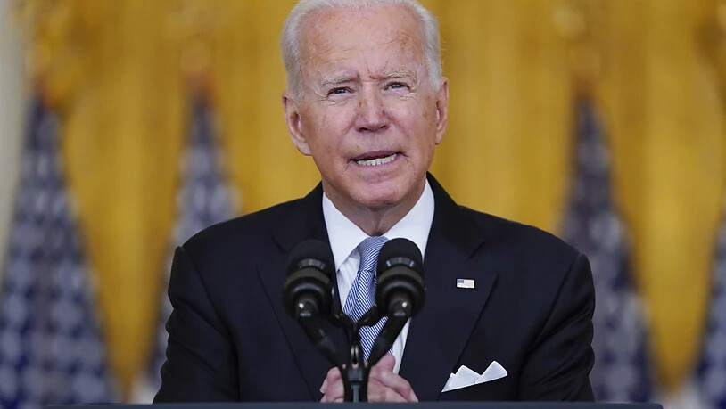 US-Präsident Joe Biden spricht im Weißen Haus über die Situation in Afghanistan. Trotz der faktischen Machtübernahme der Taliban in Afghanistan hat Biden seinen Entschluss zum Abzug der US-Truppen aus dem Land verteidigt. «Ich stehe voll und ganz hinter…