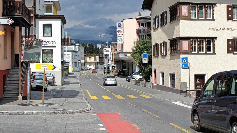 Für DZ-Leser Hans-Jörg Valär ist eine stärkere Verkehrsbelastung der Talstrasse zu Gunsten der Promenade keine Option.