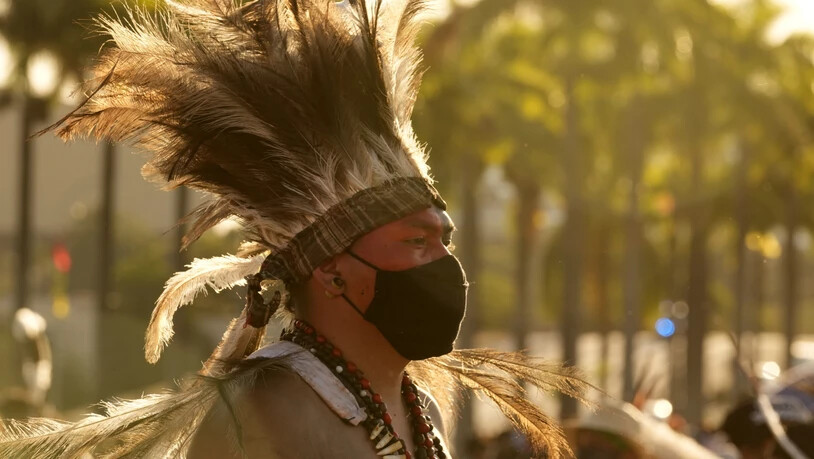 Ein indigener Mann nimmt an der Protest-Veranstaltung "Luta pela Vida" (dt. «Kampf für das Leben») zum Schutz indigener Gebiete teil. Der Oberste Gerichtshof Brasiliens (STF) hat eine für Mittwoch angesetzte wegweisende Entscheidung über die Landrechte…