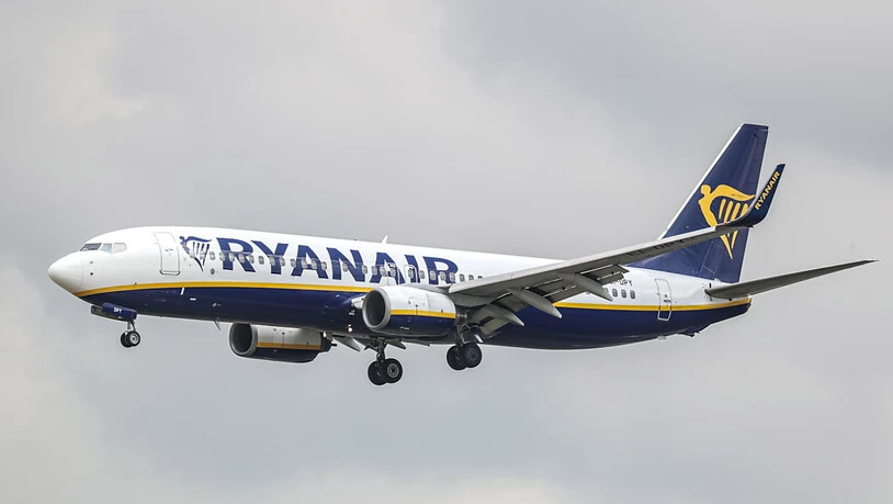 Im August sind wieder deutlich mehr Menschen mit Ryanair geflogen. Das Niveau vor der Pandemie hat der Billigflieger indes noch nicht erreicht. (Archivbild)