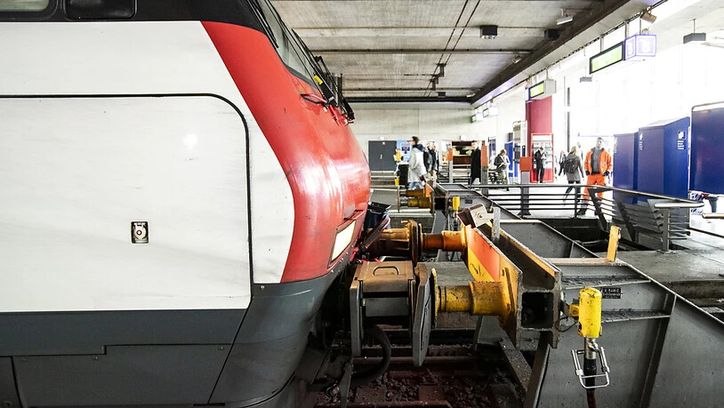 Ein Interregio-Zug aus Zürich ist am 3. Februar 2020 im Bahnhof Luzern in einen Prellbock geprallt. Es gab damals 12 Leichtverletzte. (Archiv)