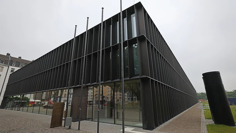 Der Neubau des Historischen Archivs von Köln wurde heute eingeweiht. Das alte Stadtarchiv war 2009 eingestürzt. Foto: Oliver Berg/dpa