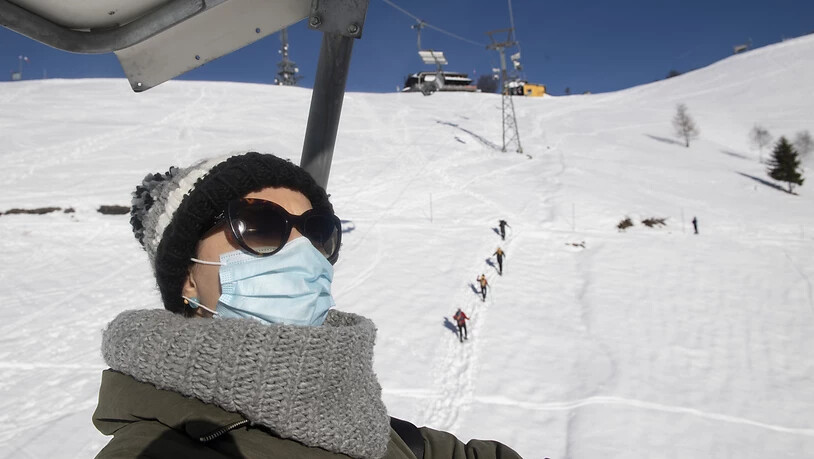 Covid-Zertifikat statt Maske? Die Bergbahnen diskutieren über eine Zertifikatspflicht in Skigebieten für die kommende Wintersaison. (Archivbild)