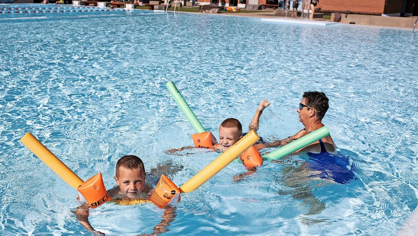 Badespass: In der Badi Schwanden konnte trotz schlechten Wetters eine gute Saison verzeichnet werden. 