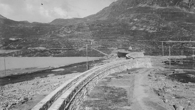 Aus dem digitalen Fotoarchiv der Repower: Lago Bianco, Nördliche Staumauer, 1911 