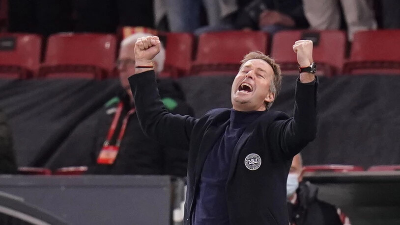 Der dänische Trainer Kasper Hjulmand jubelt über die geschaffte WM-Qualifikation