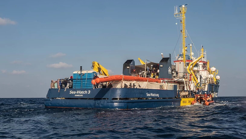 ARCHIV - Die deutsche Seenotrettungsorganisation Sea-Watch ist mit ihrem Schiff «Sea-Watch 3» auf dem Mittelmeer im Einsatz. Foto: Selene Magnolia/Sea-Watch/dpa - ACHTUNG: Nur zur redaktionellen Verwendung im Zusammenhang mit der aktuellen…