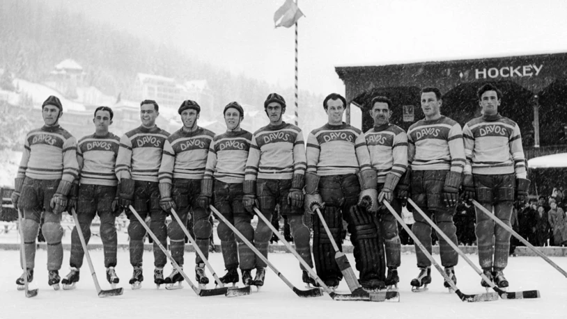 Die Mannschaft des HC Davos im Jahr 1938. 